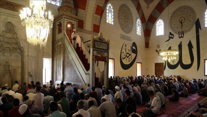 Cuma hutbesinde "sivil ve kamu görevlilerine yönelik şiddet" ele alındı: