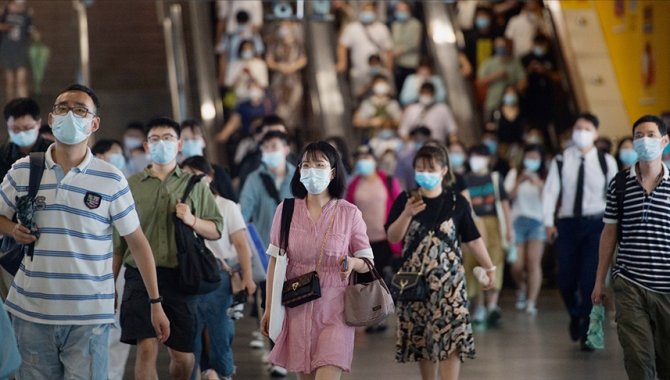 Hong Kong'da günlük Kovid-19 vaka sayısı son 3 günde 10 bini aştı