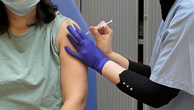 DSÖ, Kovid-19 aşısı yaptıran yaşlı ve sağlık çalışanı sayısının düşük olduğunu açıkladı