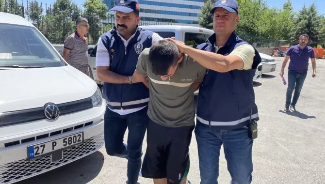 Gaziantep'te kendisini gözaltına almaya çalışan polisi silahla yaralayan zanlı yakalandı