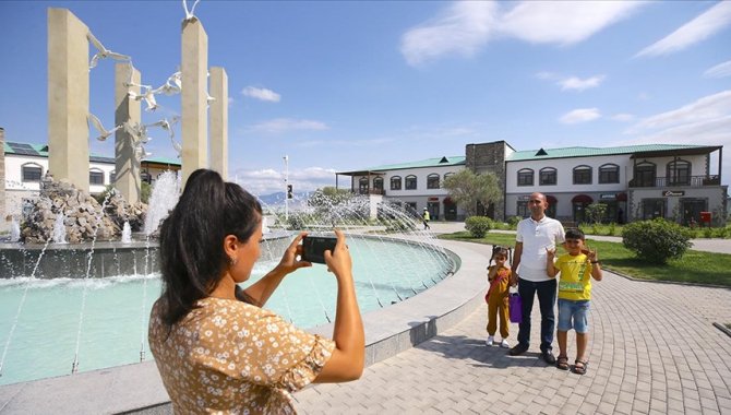 İşgalden kurtarılan Zengilan'da hayat canlanmaya başladı