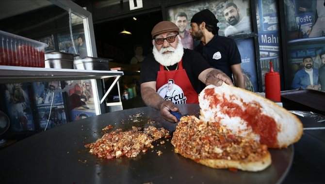 Lezzet tutkunlarının gözdesi Adana'nın "ütü tostu"