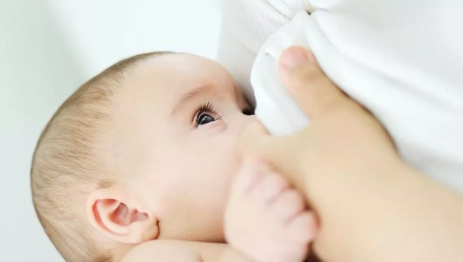Anne sütü, bebeklerin ilerleyen yaşta obezite riskini azaltıyor