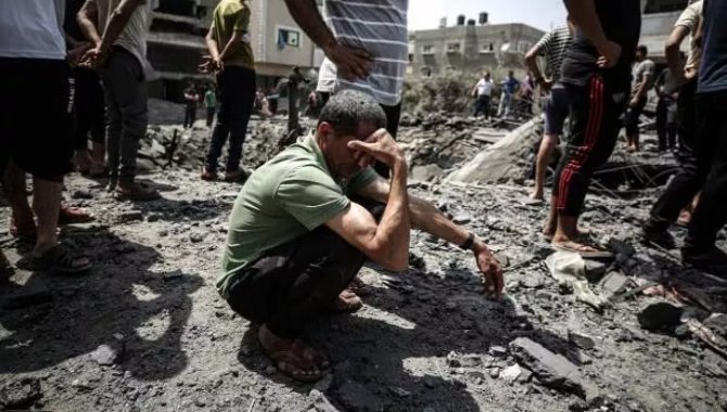 İsrail'in Gazze'ye saldırılarında hayatını kaybeden Filistinlilerin sayısı 15'e yükseldi