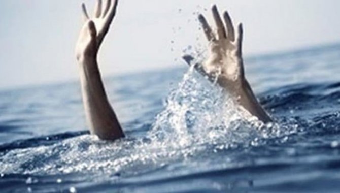 Trabzon'da denizde boğulma tehlikesi geçiren genç hastanede öldü