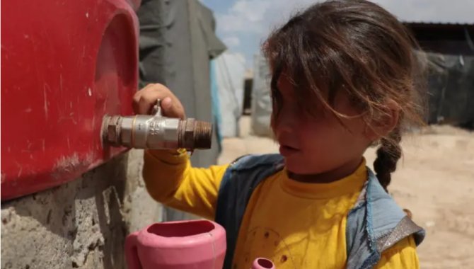 Suriye'de en büyük insani krizin görüldüğü Rukban'da su kıtlığı yaşanıyor