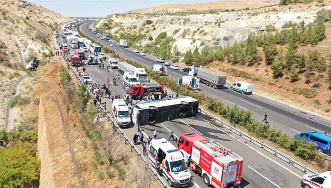 Gaziantep'teki kazada yaralananlardan 16'sı taburcu edildi, 5'i ağır 13 kişinin tedavisi sürüyor