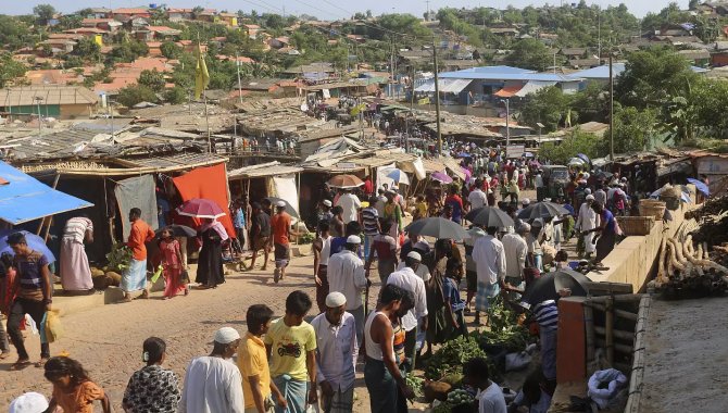 İİT'den, ülkedeki Rohingya mültecilerine verdiği destekten dolayı Bangladeş'e teşekkür