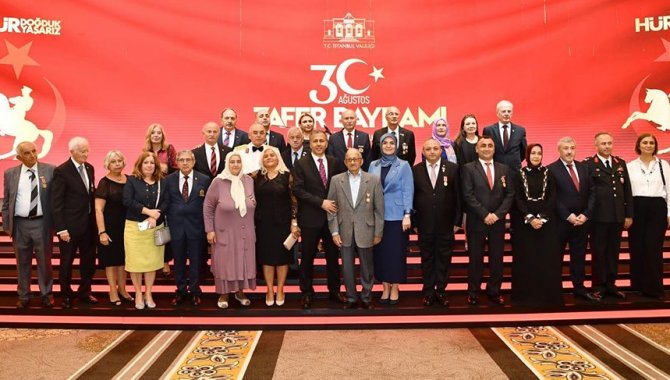 İstanbul Valiliğince Büyük Zafer'in 100. yılı dolayısıyla program düzenlendi