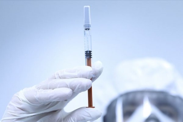 Çin'de, yerli üretim Kovid-19 aşısına acil kullanım onayı verildi