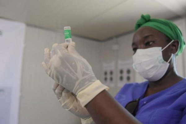 Gambiya, parasetamol şurubu ile bağlantılı çocuk ölümlerini araştırıyor