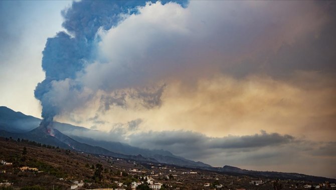 La Palma Adası, yanardağ patlamasının 1. yılında yaralarını saramadı