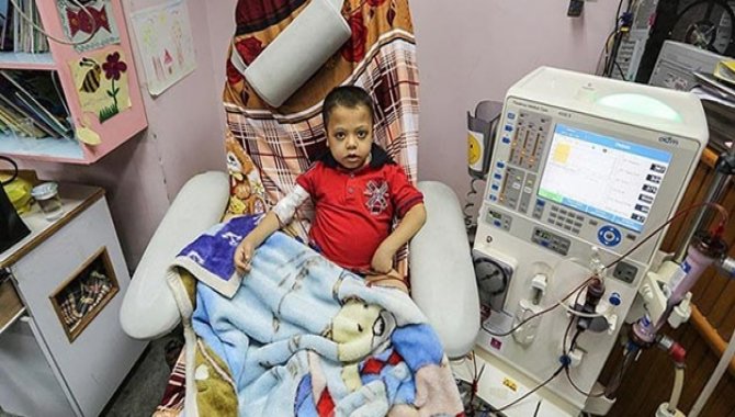 Antalya'da otizmli çocuklardan diyaliz hastalarına "kum torbası" desteği