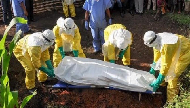 Uganda'da doktor Ebola'dan hayatını kaybetti
