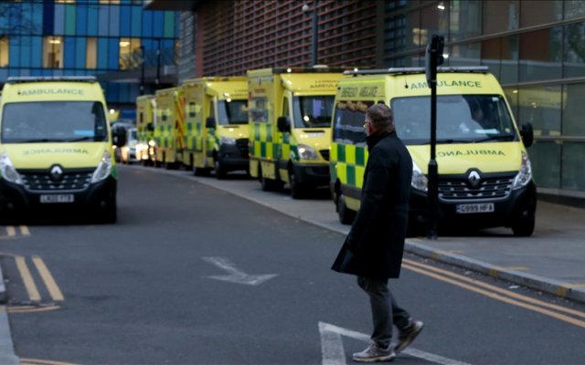 İngiltere'de hastanede tedavi olmak için bekleyenlerin sayısı 7 milyona ulaştı