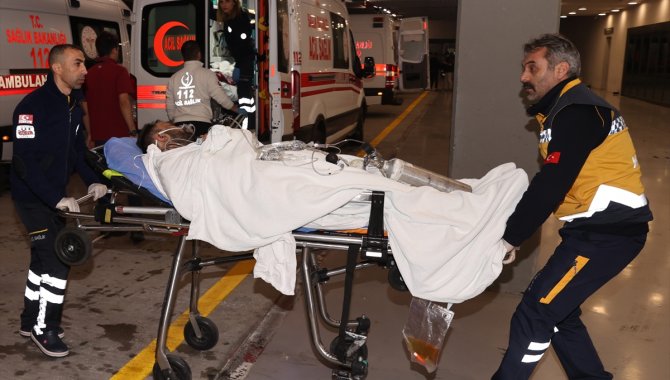 Bartın’dan ambulans uçakla İstanbul’a getirilen yaralıların tedavisine başlandı