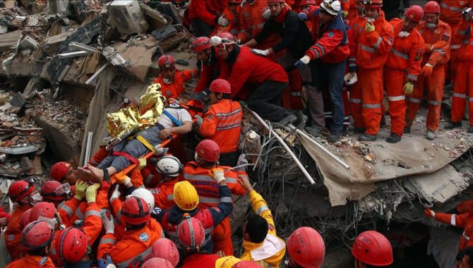 Van depremi yardımlaşma ve dayanışmanın sembolü oldu