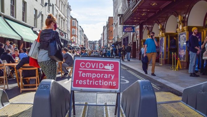 İngiltere'de iki yeni Kovid-19 varyantı tespit edildi