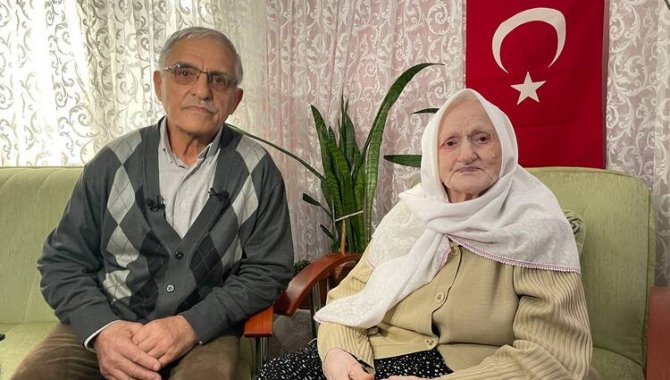 Cumhuriyet ile yaşıt Şükriye nine geçmişteki bayramları dün gibi hatırlıyor