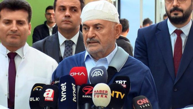 Azerbaycan'da trafik kazası geçiren Binali Yıldırım hastaneden taburcu edildi: