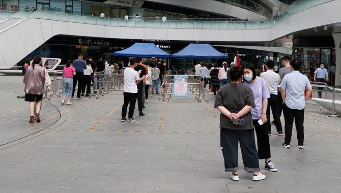 Çin'in üçüncü büyük şehri Guangcou'da Kovid-19 tedbirleri genişletildi