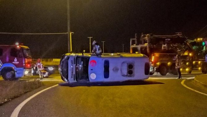 Silivri'de devrilen ambulans kullanılamaz hale geldi