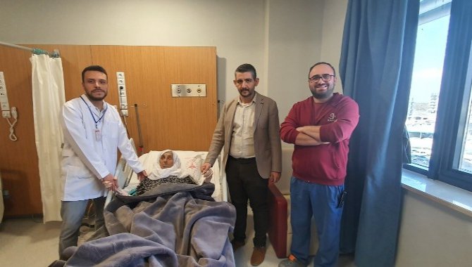 Şanlıurfa'da kalça kemiği kırılan 105 yaşındaki hasta ameliyat edildi