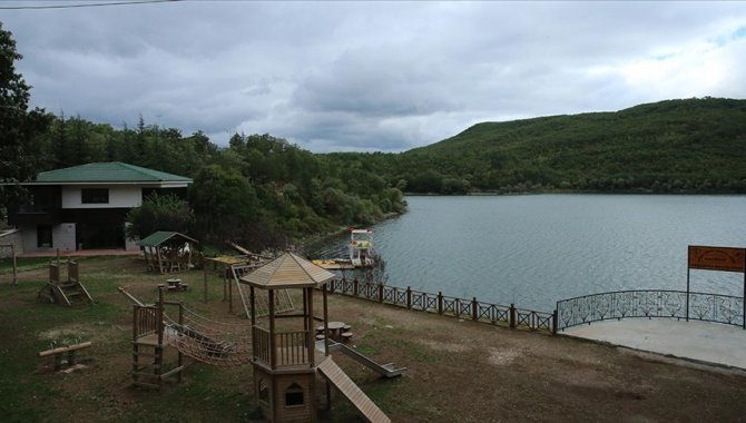 Çevresi güzelleştirilen Zinav Gölü ziyaretçilerini bekliyor