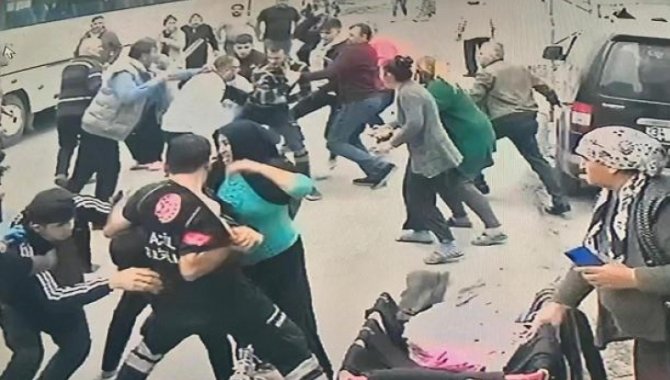 İstanbul'da sağlık ekibine saldıran 3 şüpheli tutuklandı