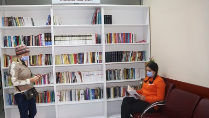 ERÜ'de poliklinikte kütüphane oluşturuldu