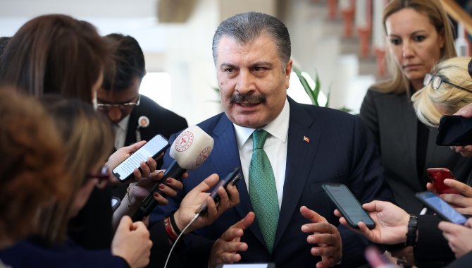 Sağlık Bakanı Koca, Meclis'te gazetecilerin sorularını yanıtladı: