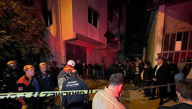 Bursa'da bir evde çıkan yangında 8'i çocuk 9 kişi yaşamını yitirdi