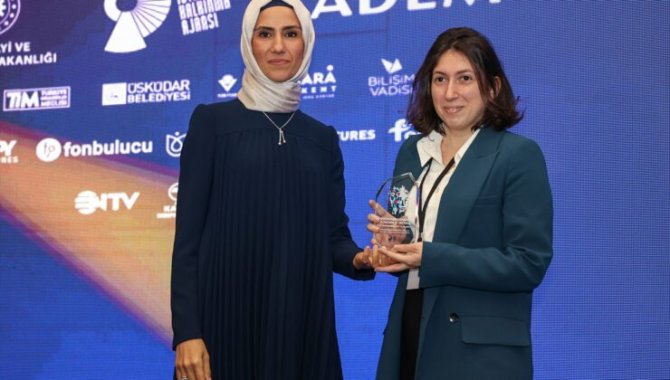 KADEM'in "İnovasyonda Kadın Projesi 7. Girişimcilik Kampı" ödülleri verildi
