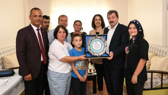 Muğla'da diyabetini iyi yöneten çocuklar ödüllendirildi