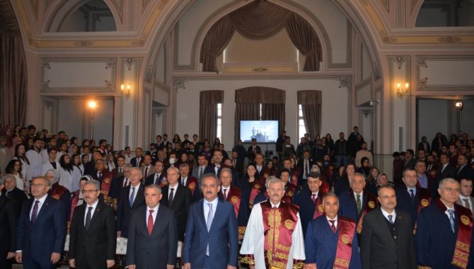Milli Eğitim Bakanı Özer, SBÜ Akademik Yıl Açılış Töreni'nde konuştu: