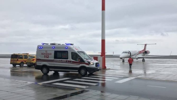 Siirt'te 2 günlük bebek ambulans uçakla İstanbul'a sevk edildi