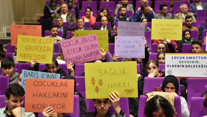 Trabzon'da "Çocuk Hakları ve Dijital Bağımlılık" konferansı düzenlendi