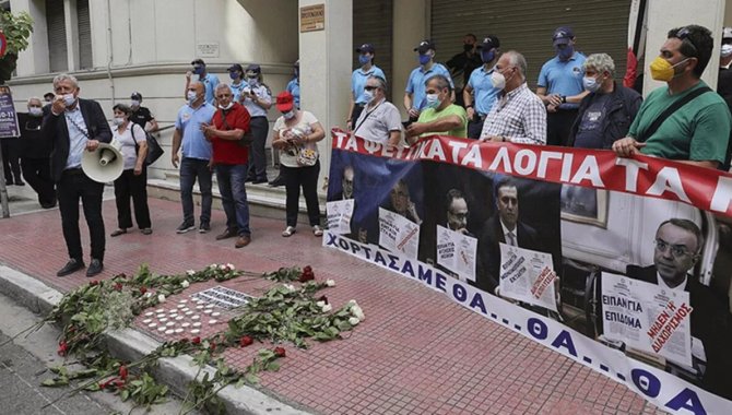 Yunanistan'da sağlık çalışanları 4 saatlik iş bırakma eylemi yaptı