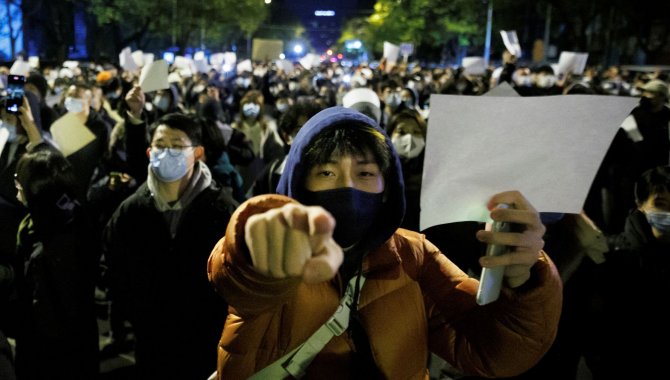 Çin, Kovid-19 protestolarının ardından "sıfır vaka"dan çıkış sinyalleri veriyor