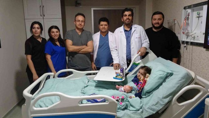 Doktorların Umudunu Kestiği Küçük Mira, Türkiye’de Sağlığına Kavuştu