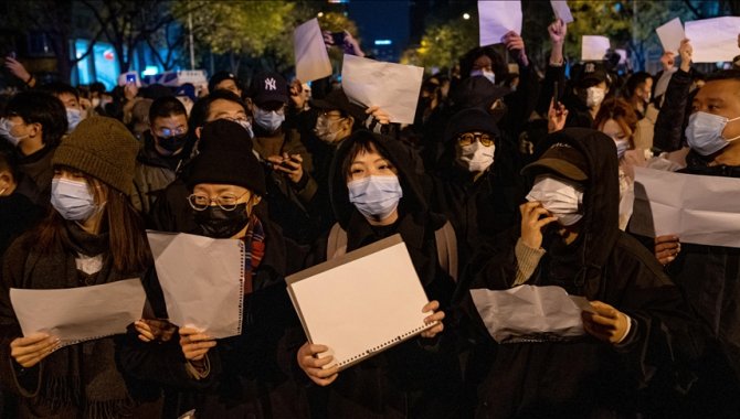 ANALİZ - Çinlilerin beyaz kağıt salgını ve distopik tedbirlerle imtihanı