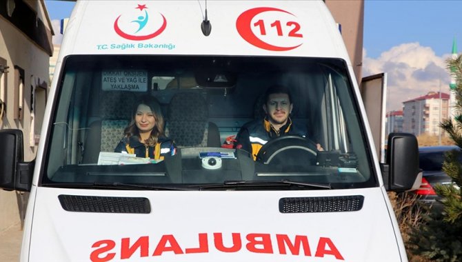 Erzurum'da 112 komuta ve istasyonunda görevli çift, hastaların imdadına yetişiyor