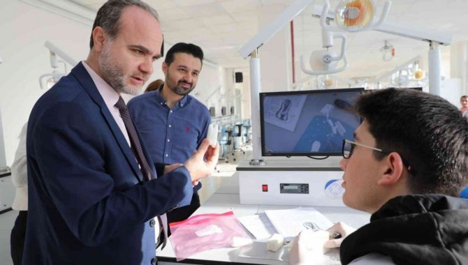 Niğde'de Diş Hekimliği Fakültesi hasta kabulüne başladı