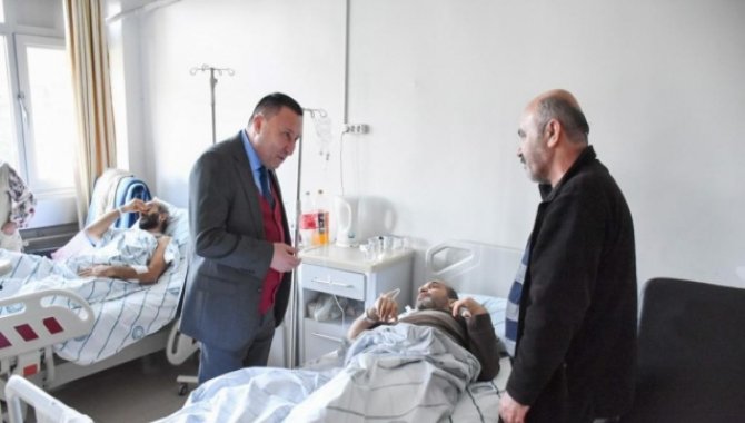 Bağlar Belediye Başkanı Beyoğlu'ndan hastalara ziyaret