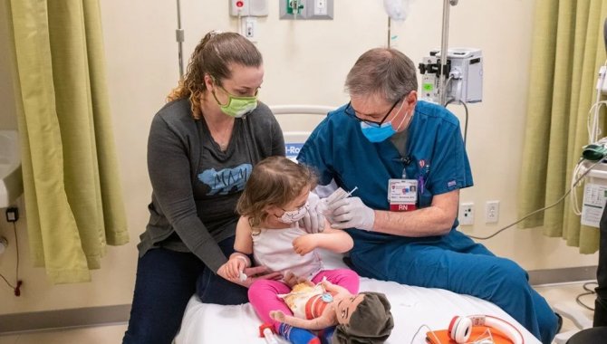 İngiltere'de Pfizer-BioNTech aşısı 6 aylıktan 4 yaşına kadarki bebek ve çocuklarda kullanılabilecek