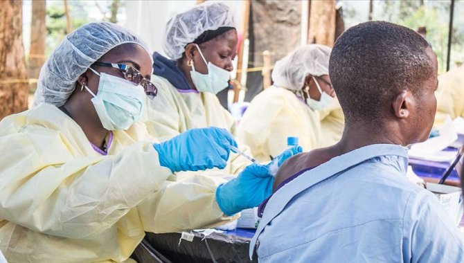 Ebola aşısının ilk sevkiyatı Uganda'ya ulaştı