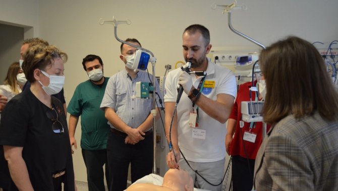 KTÜ'deki İyi Hekimlik Uygulamaları ve Simülasyon Merkezi nitelikli eğitimleriyle ilgi görüyor