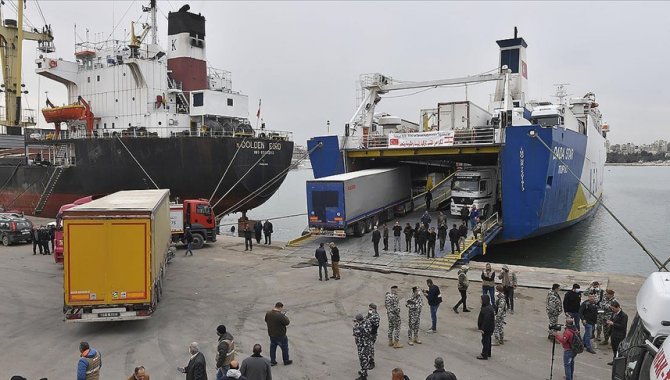 Türkiye'nin Lübnan'a gönderdiği 1023 tonluk insani yardım gemisi Trablusşam'a ulaştı