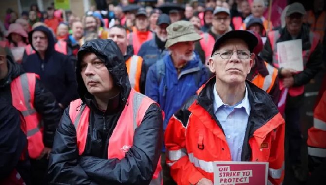 Belçika'da kamu çalışanları greve gidiyor