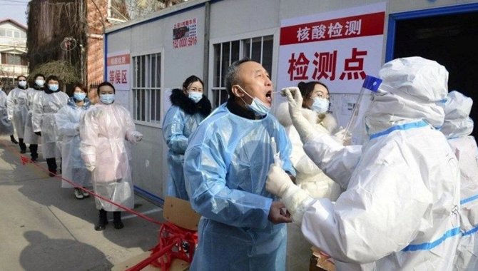 Çin'de Kovid-19 tedbirlerinin gevşetilmesinin ardından virüsten ilk ölümler görüldü